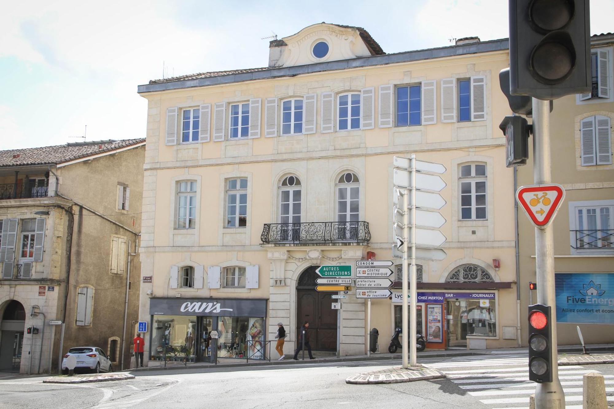 Villaret - Tres Spacieux En Coeur De Ville Auch Exterior foto